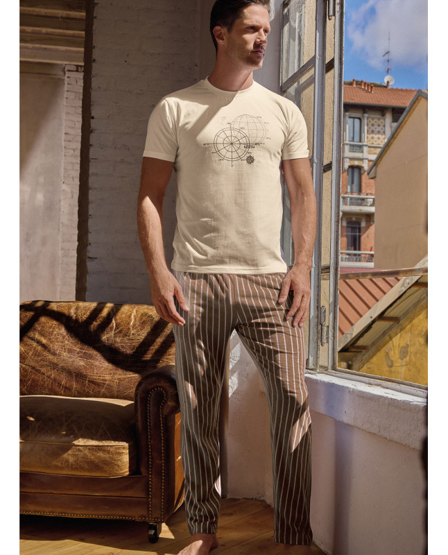 Pigiama girocollo uomo in jersey di cotone mezza manica con pantalone lungo a righe Serie World Trip INFIOREUOMO