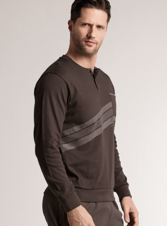 Pigiama in interlock di cotone con maglia serafino a maniche lunghe e pantalone lungo con polsi 2