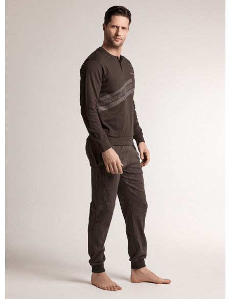 Pigiama in interlock di cotone con maglia serafino a maniche lunghe e pantalone lungo con polsi