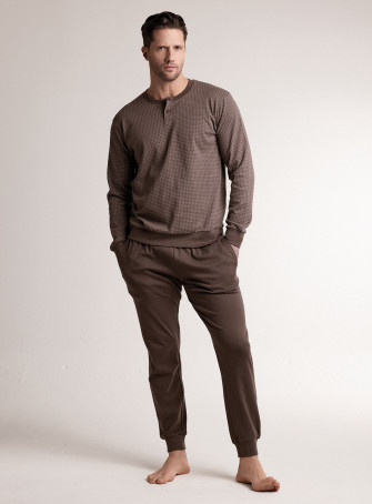 Pigiama in interlock di cotone con maglia serafino a maniche lunghe e pantalone lungo con polsi