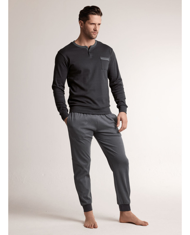 Pigiama in interlock di cotone con maglia serafino a maniche lunghe e pantalone lungo con polsi