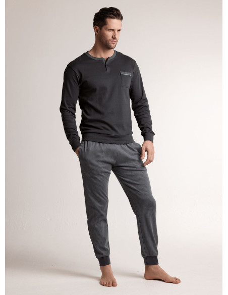 Pigiama in interlock di cotone con maglia serafino a maniche lunghe e pantalone lungo con polsi