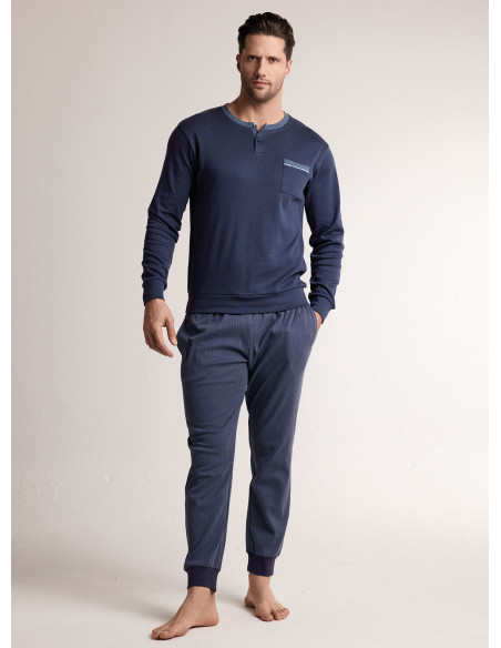 Pigiama in interlock di cotone con maglia serafino a maniche lunghe e pantalone lungo con polsi