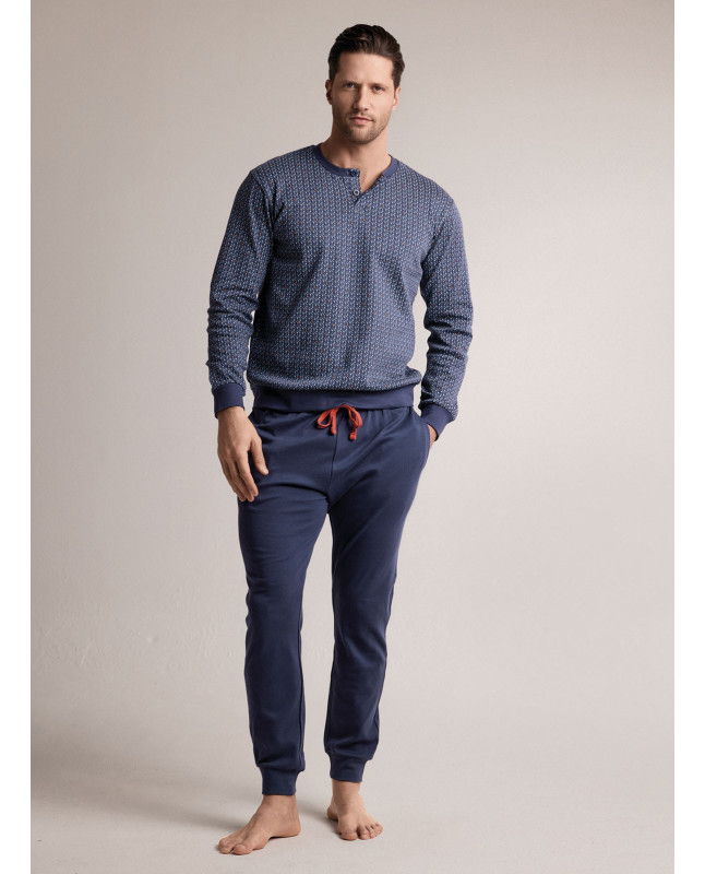 Pigiama in interlock di cotone con maglia serafino a maniche lunghe e pantalone lungo con polsi