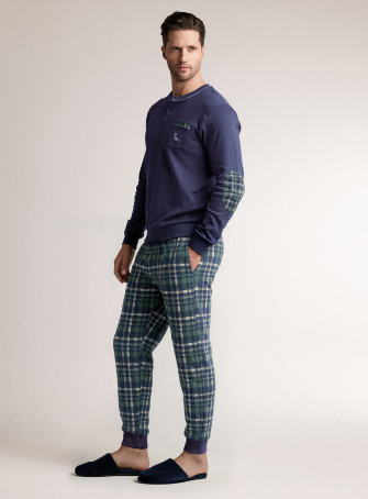 Pigiama in interlock di cotone con maglia serafino a maniche lunghe e pantalone lungo con polsi 2