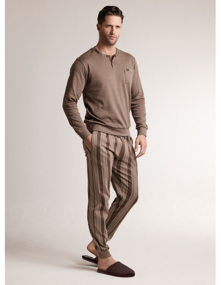 Pigiama in interlock di cotone con maglia serafino a maniche lunghe e pantalone lungo con polsi