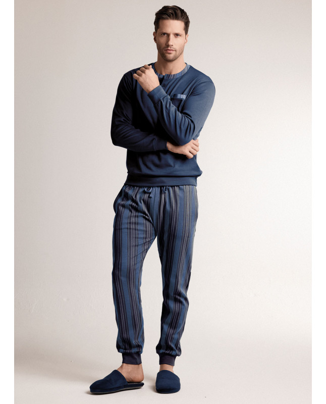 Pigiama in interlock di cotone con maglia serafino a maniche lunghe e pantalone lungo con polsi