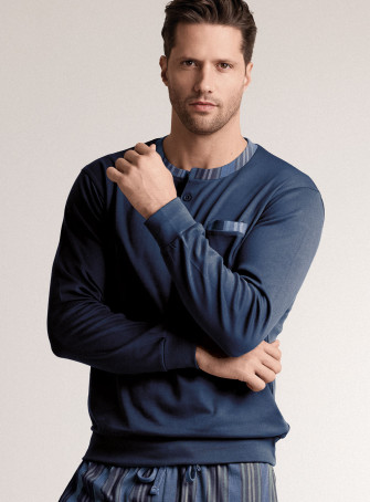 Pigiama in interlock di cotone con maglia serafino a maniche lunghe e pantalone lungo con polsi 2