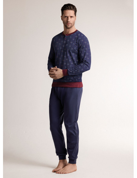 Pigiama in interlock di cotone con maglia serafino a maniche lunghe e pantalone lungo con polsi
